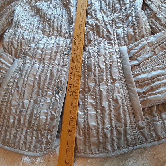 Fuchs Schmitt metallic light camel Quilted Jacket Size:  S/M - Picture 8 of 10